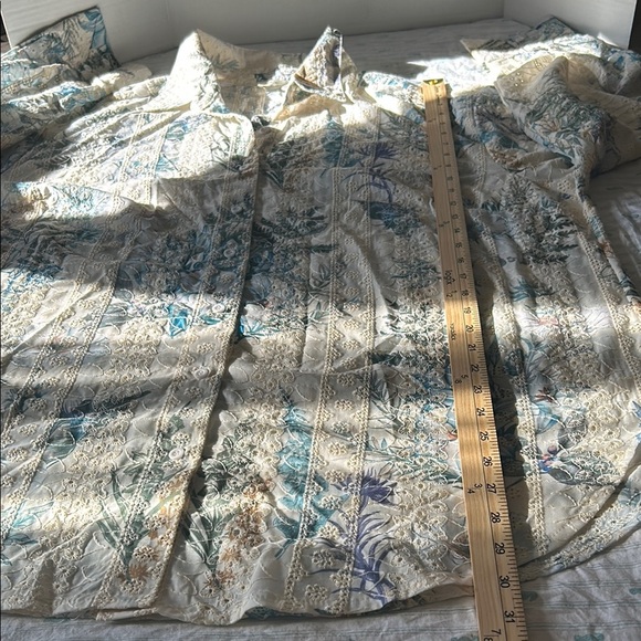 Adiva Cream and Blue Floral Button Down Shirt - Picture 4 of 8